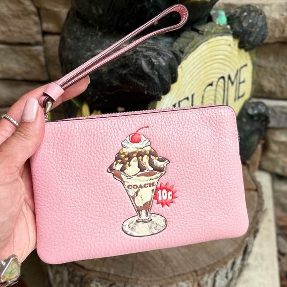 Authentic COACH pebbled leather"ICECREAM" zip top wristlet - Picture 4 of 12